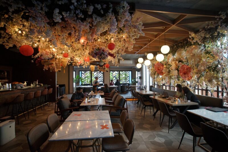 Resto Hits dengan Menu Unik yang Bikin Ketagihan